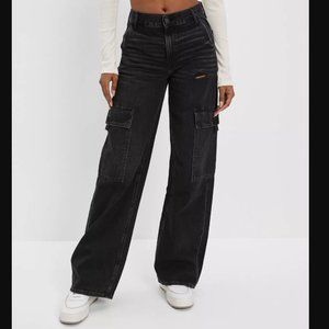 American Eagle Super High-Waisted Cargo Baggy Wide-Leg Jean 12 Long